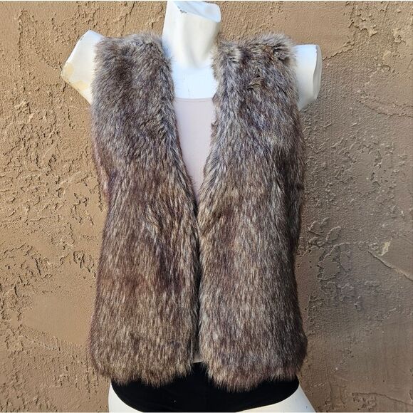 Madison Brown Faux Fur Sweater Vest - Picture 1 of 10